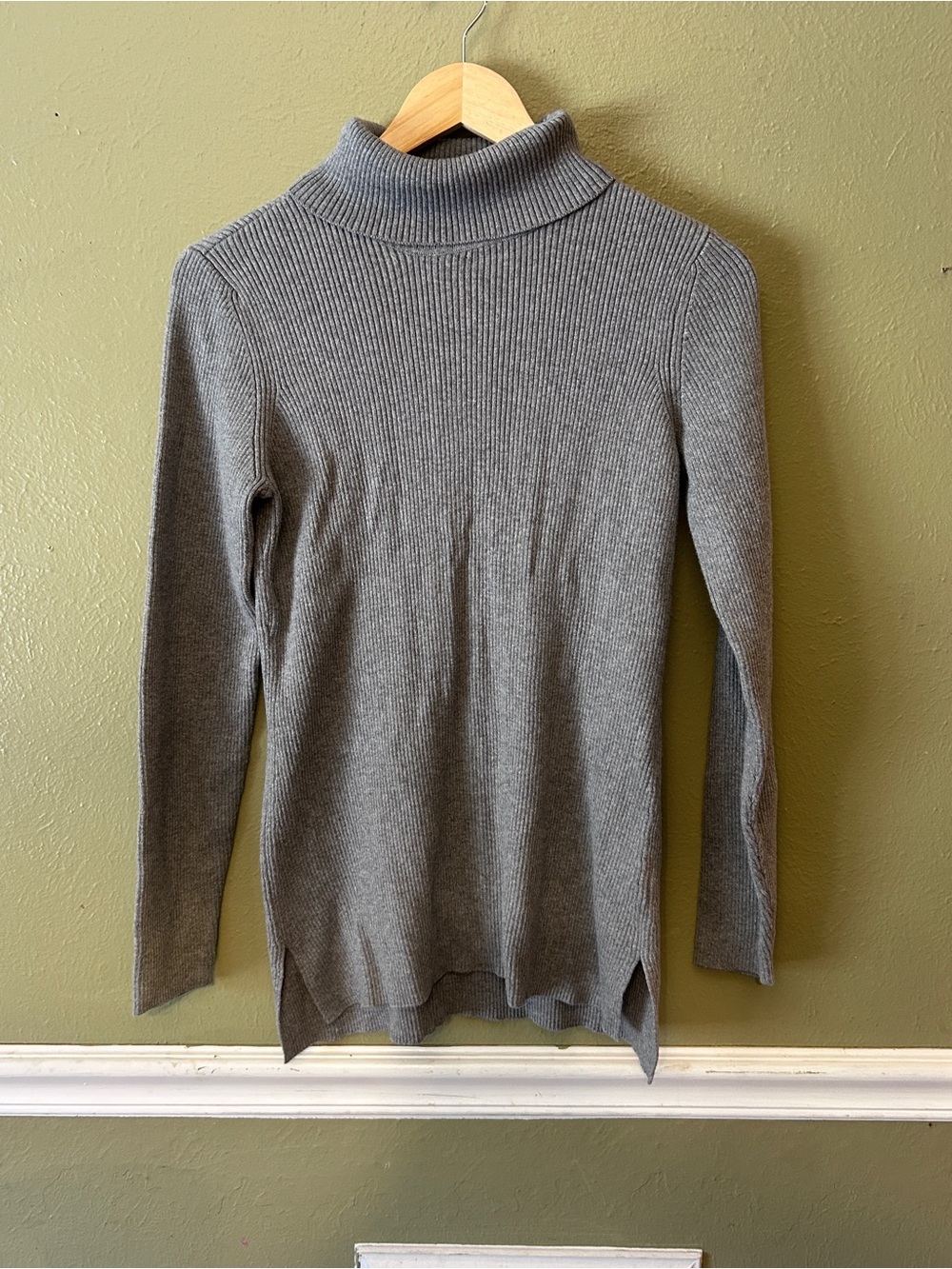 Orvis Classic Poet Academia Gray Ribbed Turtleneck Knit Sweater